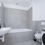 Near Airport - Balcony & Free Parking דירה