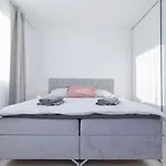 Near Airport - Balcony & Free Parking ברטיסלאבה