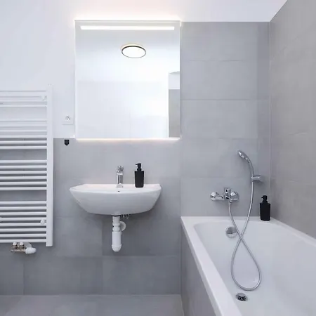 Near Airport - Balcony & Free Parking * ברטיסלאבה